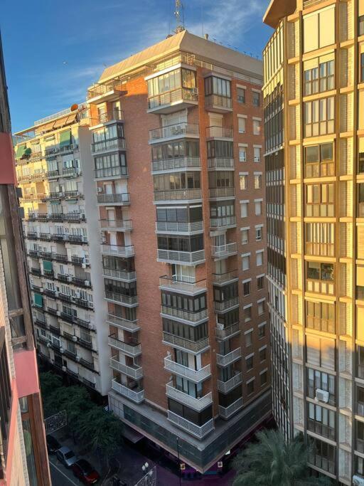 Centrally-Located, Spacious Flat At Historic Centre & Short Walk To Beach Аликанте Экстерьер фото